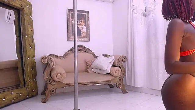 Snapshot of MilaHallu chatting on May 26, 2026, 5:33 pm MilaHallu online show from May 26, 2026, 5:33 pm