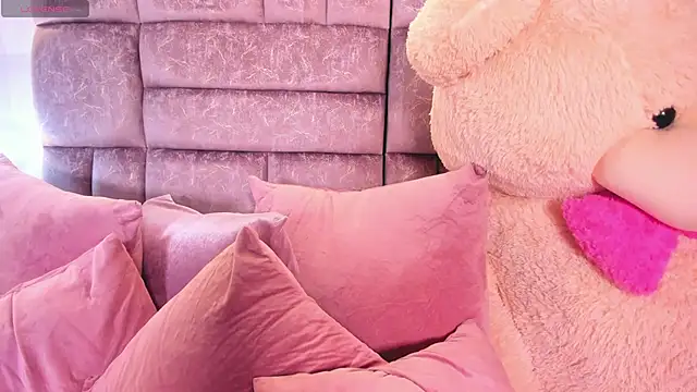 Snapshot of miaa_quinn chatting on December 16, 2025, 2:49 am miaa quinn online show from December 16, 2025, 2:49 am