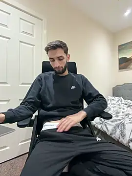 Juliann69Ramiro online show from February 28, 2026, 7:35 pm