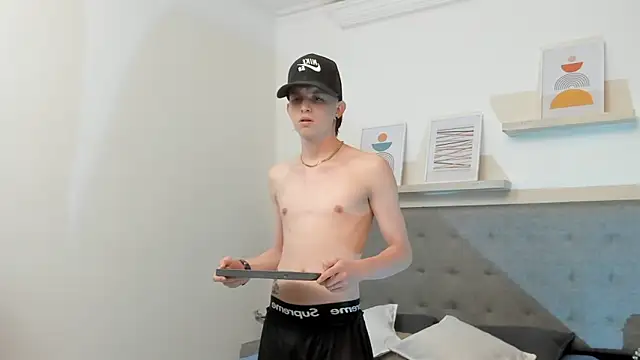 sebastamayo  online show from February 12, 2026, 5:07 am