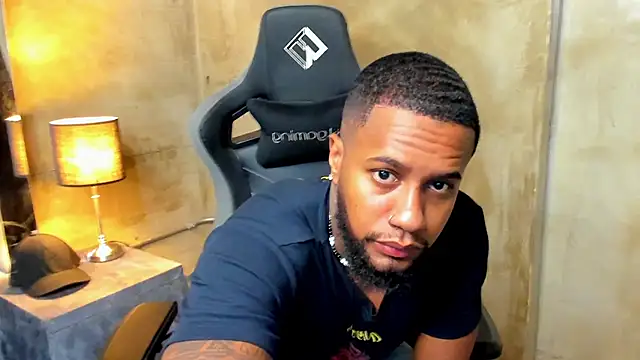 jay jhonson01 online show from December 23, 2025, 3:06 am