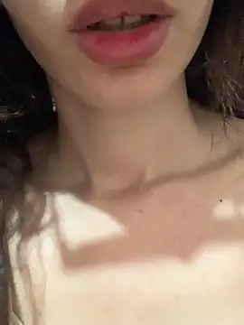 Snapshot of yasmina2020 chatting on March 19, 2026, 11:16 pm yasmina2020 online show from March 19, 2026, 11:16 pm