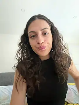 Snapshot of CoquineCharmeuse chatting on April 20, 2026, 1:24 pm CoquineCharmeuse online show from April 20, 2026, 1:24 pm