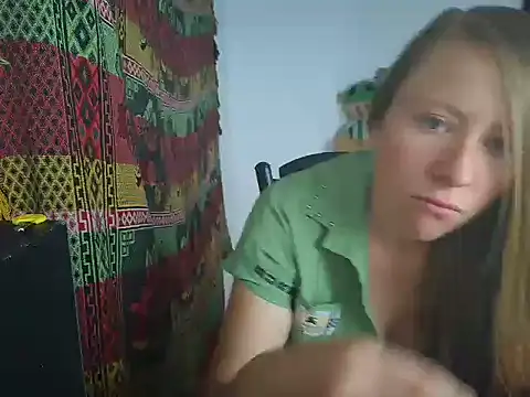 Snapshot of arianna_blonde chatting on March 4, 2026, 12:07 am arianna blonde online show from March 4, 2026, 12:07 am