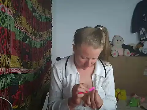 Snapshot of arianna_blonde chatting on February 24, 2026, 3:40 am arianna blonde online show from February 24, 2026, 3:40 am