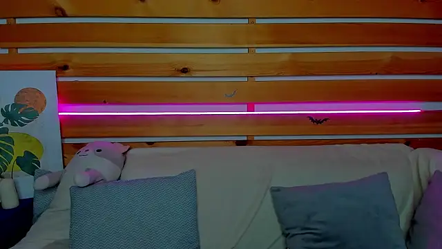 Snapshot of Evis_Dailyy chatting on December 19, 2025, 1:09 am Evis Dailyy online show from December 19, 2025, 1:09 am