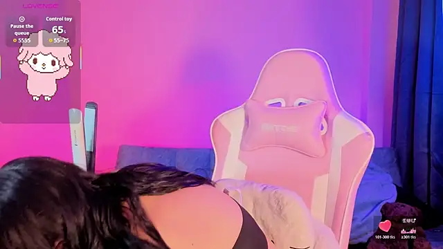 sharonbone online show from April 13, 2026, 3:43 am