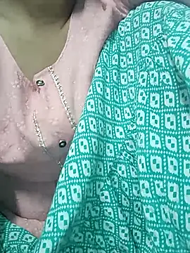 teena-11 online show from April 17, 2026, 3:26 pm