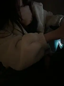 Snapshot of ddbb0000 chatting on February 9, 2026, 1:42 pm ddbb0000 online show from February 9, 2026, 1:42 pm