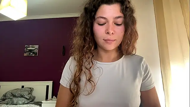 Snapshot of AdrienParviainen chatting on December 15, 2025, 10:32 am AdrienParviainen online show from December 15, 2025, 10:32 am