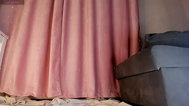 Snapshot of Mia_Carmin chatting on February 17, 2026, 2:53 am Mia Carmin online show from February 17, 2026, 2:53 am