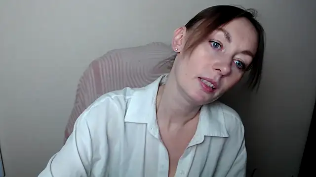 LiaSeass  online show from February 24, 2026, 1:01 pm