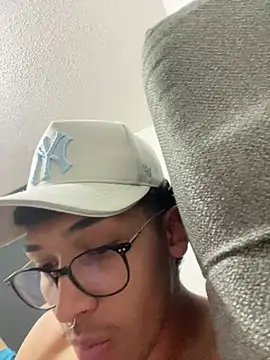 Snapshot of toritoga chatting on February 12, 2026, 5:07 am toritoga online show from February 12, 2026, 5:07 am