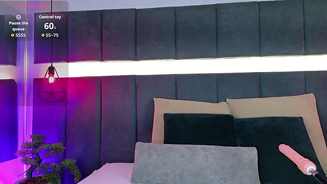 luna blannco online show from February 2, 2026, 1:43 pm