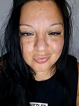 Snapshot of Trinity_033 chatting on January 14, 2026, 5:44 am Trinity 033 online show from January 14, 2026, 5:44 am