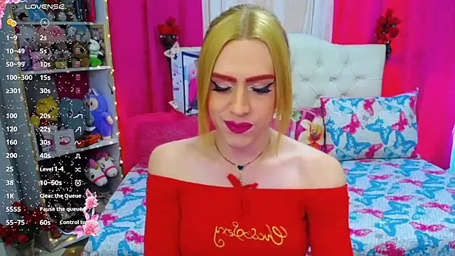Snapshot of golden_girl01 chatting on June 2, 2026, 6:41 pm golden girl01 online show from June 2, 2026, 6:41 pm