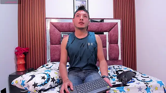 Snapshot of thiago_duval chatting on December 17, 2025, 2:05 am thiago duval online show from December 17, 2025, 2:05 am