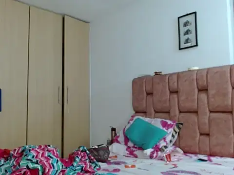 Snapshot of vanessa_hot69_ chatting on December 14, 2025, 5:35 am vanessa hot69 online show from December 14, 2025, 5:35 am