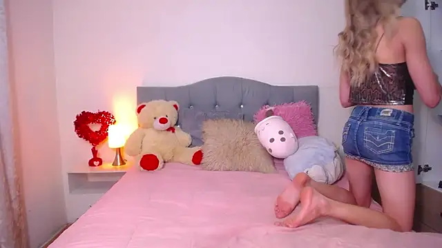 Kitten Riot online show from February 16, 2026, 11:57 pm