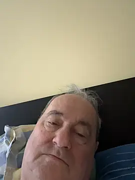Snapshot of csikar chatting on April 27, 2026, 5:49 am csikar online show from April 27, 2026, 5:49 am