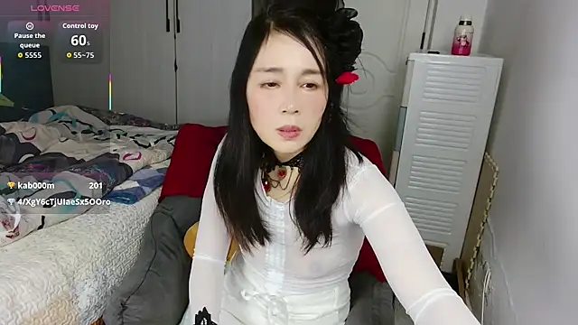 lisaxuexue online show from December 15, 2025, 2:17 am