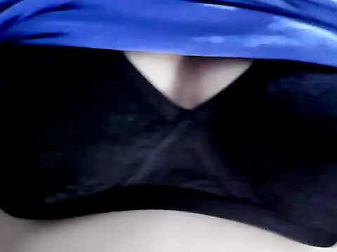 Snapshot of ChaChaMoreno_Palangga chatting on December 14, 2025, 12:33 pm ChaChaMoreno Palangga online show from December 14, 2025, 12:33 pm