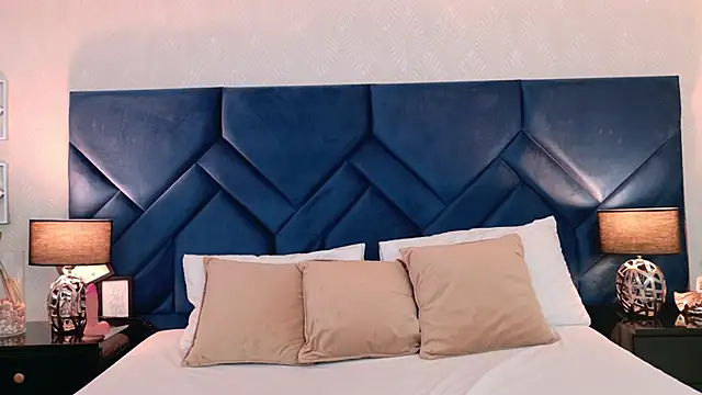 AliceMorelli online show from December 14, 2025, 1:34 am