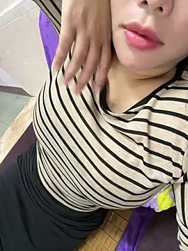Snapshot of lavi-cute chatting on May 30, 2026, 7:30 pm lavi-cute online show from May 30, 2026, 7:30 pm