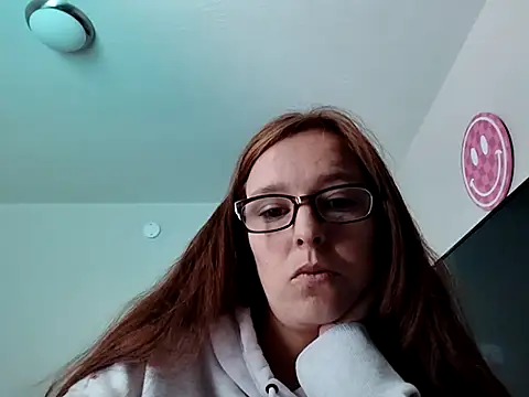 Snapshot of redremmi chatting on December 15, 2025, 6:14 pm redremmi online show from December 15, 2025, 6:14 pm