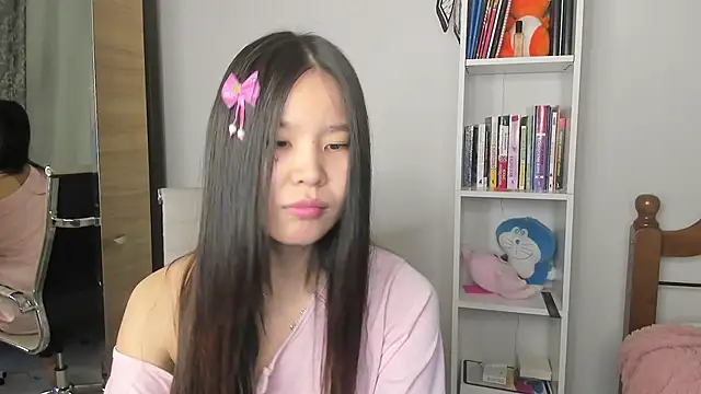 amiya cute online show from February 21, 2026, 3:03 pm