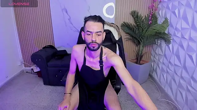 Snapshot of arcangel_harris chatting on December 18, 2025, 11:47 am arcangel harris online show from December 18, 2025, 11:47 am