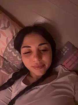 SilkyMira online show from March 13, 2026, 8:47 pm