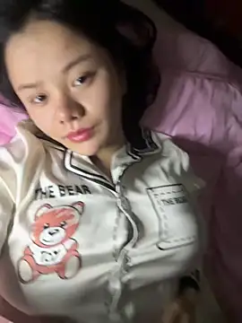 leo-kitty online show from December 20, 2025, 1:47 pm