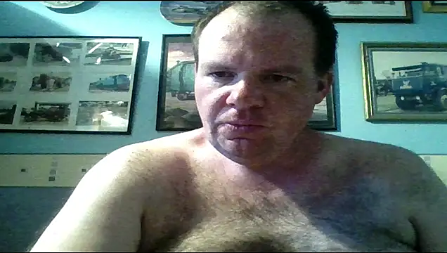 Snapshot of mrhardcock12 chatting on April 25, 2026, 2:14 pm mrhardcock12 online show from April 25, 2026, 2:14 pm