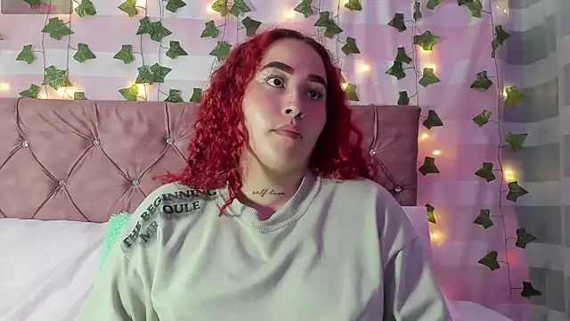 Ayla-marttinez online show from April 6, 2026, 1:56 am