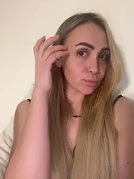 EvaAlex12 online show from January 9, 2026, 9:44 pm