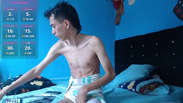 Juan Gomezz26 online show from May 15, 2026, 2:48 pm