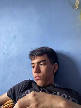 Juan Gomezz26 online show from February 3, 2026, 10:26 pm