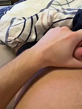 Snapshot of DereineGx chatting on December 22, 2025, 12:05 pm DereineGx online show from December 22, 2025, 12:05 pm