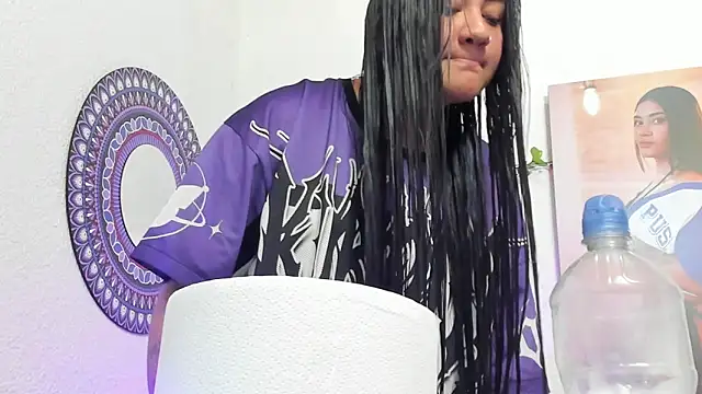 Hanna moore10 online show from March 5, 2026, 7:10 pm