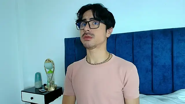 Ethan Briggs online show from December 20, 2025, 3:42 am