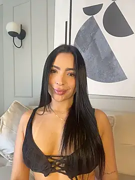 Snapshot of ValeriaTorress_ chatting on February 21, 2026, 6:32 pm ValeriaTorress online show from February 21, 2026, 6:32 pm