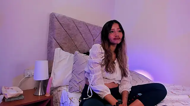 Annalia69 online show from January 16, 2026, 3:27 pm