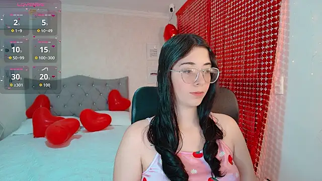 Snapshot of emmalove_doll chatting on February 18, 2026, 11:06 am emmalove doll online show from February 18, 2026, 11:06 am