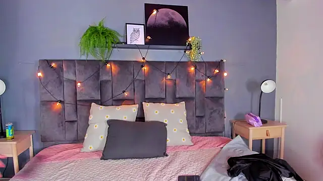 Miia Anderson online show from January 9, 2026, 7:54 pm