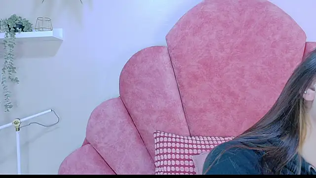 Miia Anderson online show from February 26, 2026, 11:43 am