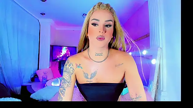 Snapshot of super_hot_girls chatting on December 20, 2025, 11:51 pm super hot girls online show from December 20, 2025, 11:51 pm