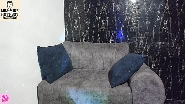 Snapshot of Mrs-mike-hott-boy chatting on December 16, 2025, 3:44 am Mrs-mike-hott-boy online show from December 16, 2025, 3:44 am