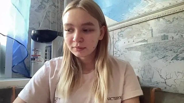 Snapshot of Leifuture chatting on June 4, 2026, 4:28 am Leifuture online show from June 4, 2026, 4:28 am