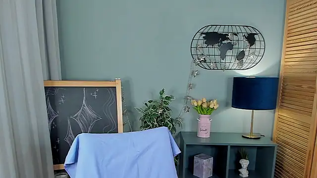 katymeaw online show from April 9, 2026, 1:29 am